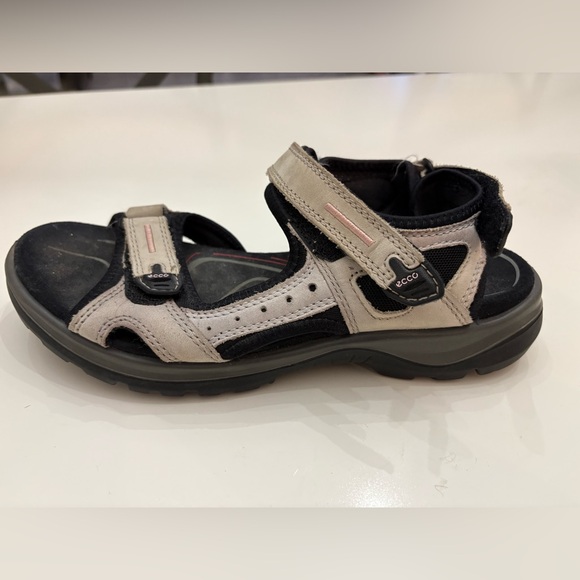 ECCO Women's Black and Cream Sandals - Picture 6 of 12